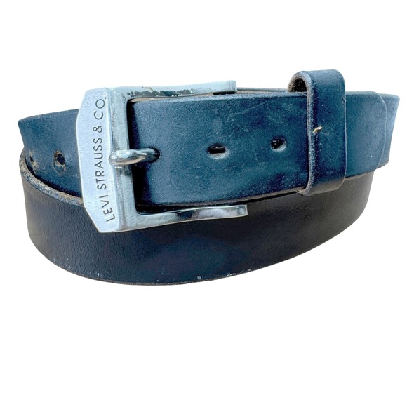 Levi Strauss & Co. Other - Levi Strauss Mens Italian Leather Belt Black Silver Buckle Size 40 **Well Worn**